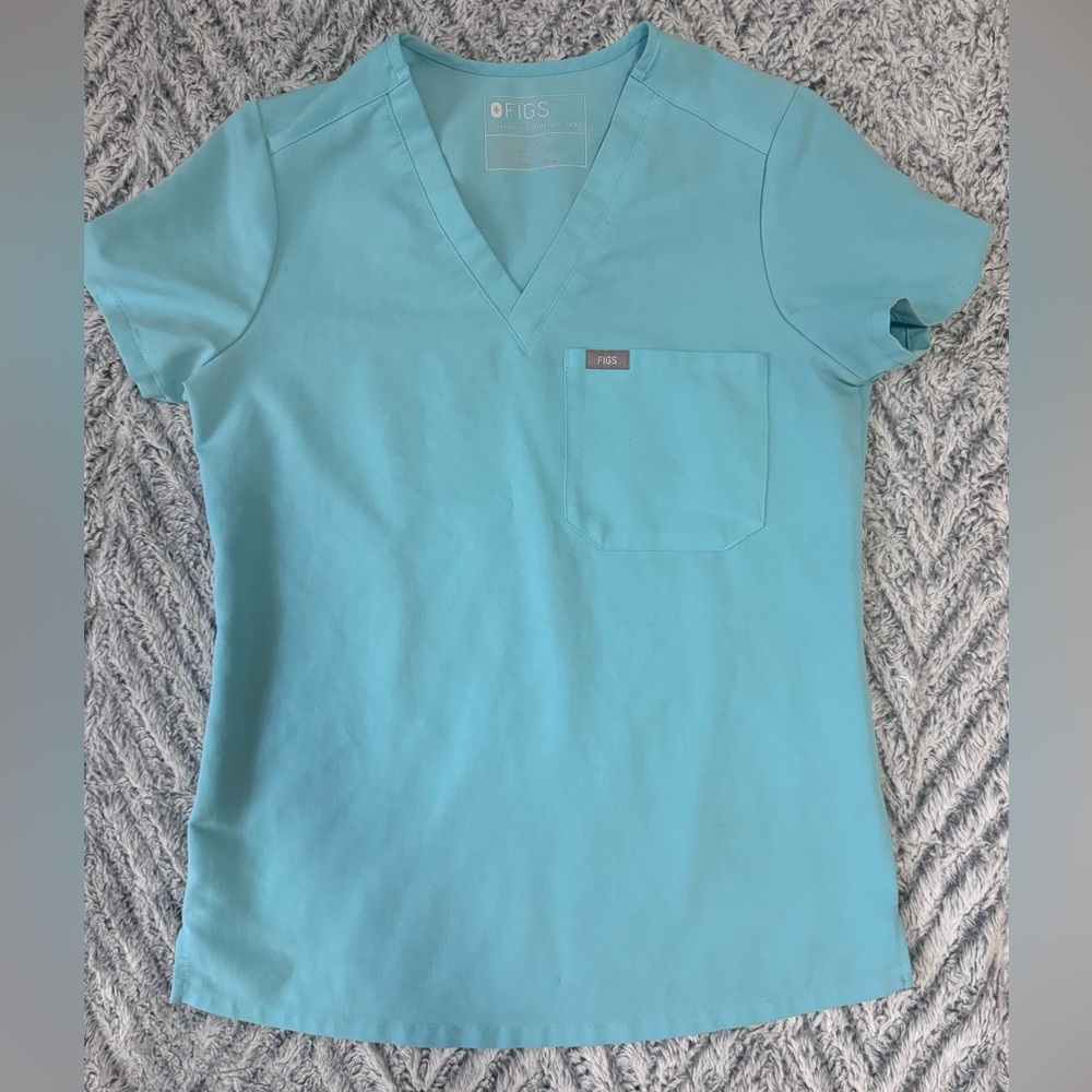 FIGS Fresh Aqua XXS Catarina One-Pocket top